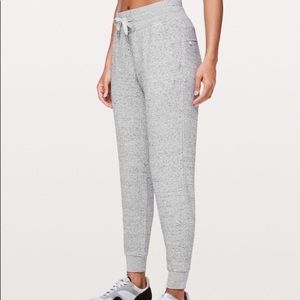 NWT Lululemon Warm Down Jogger Bubble Dot 28”